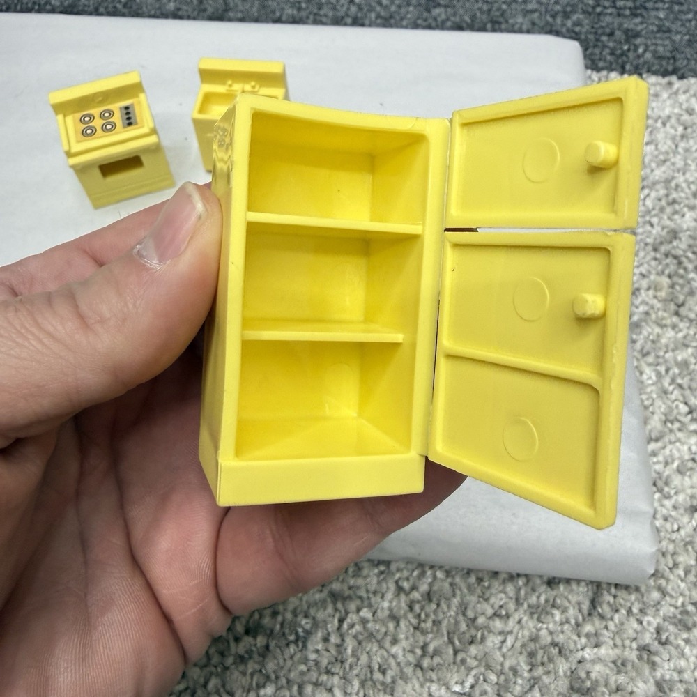 Vintage Fisher Price dollhouse miniature furniture kitchen fridge sing stove lot - Picture 7 of 10